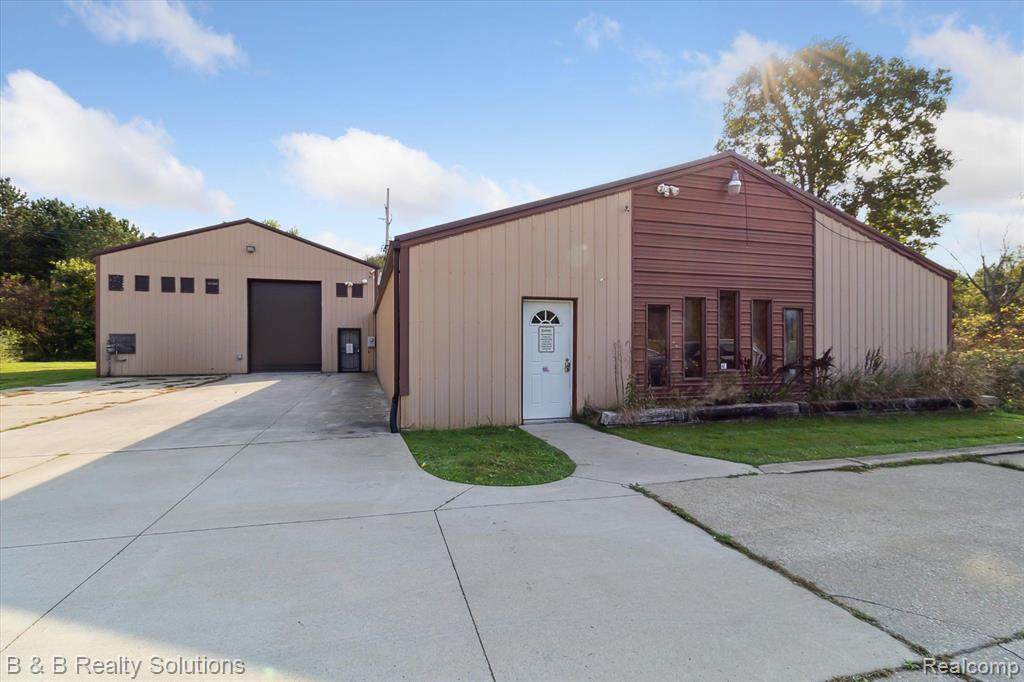 4500 Lapeer - Photo 1