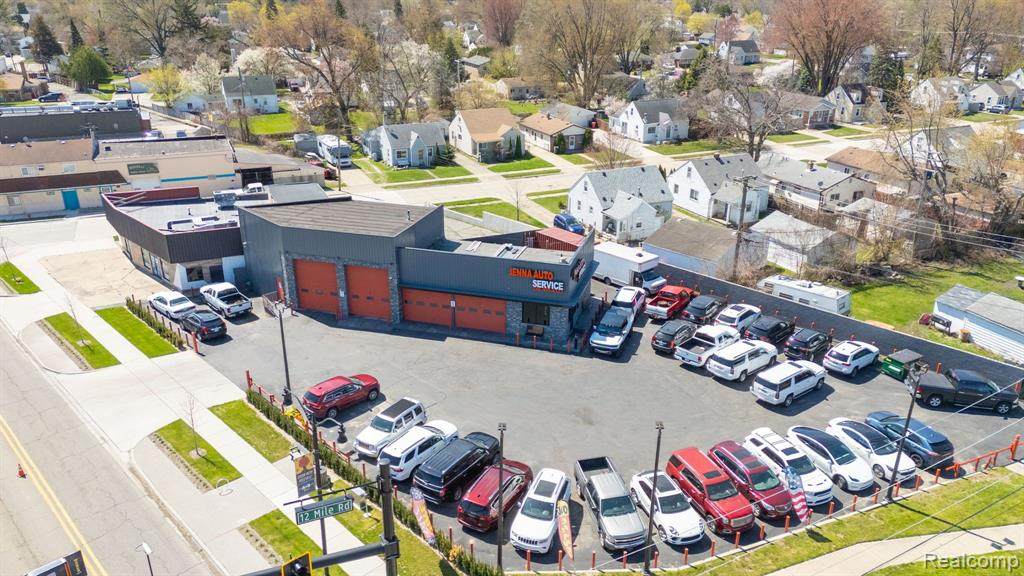 28945 Utica - Photo 1