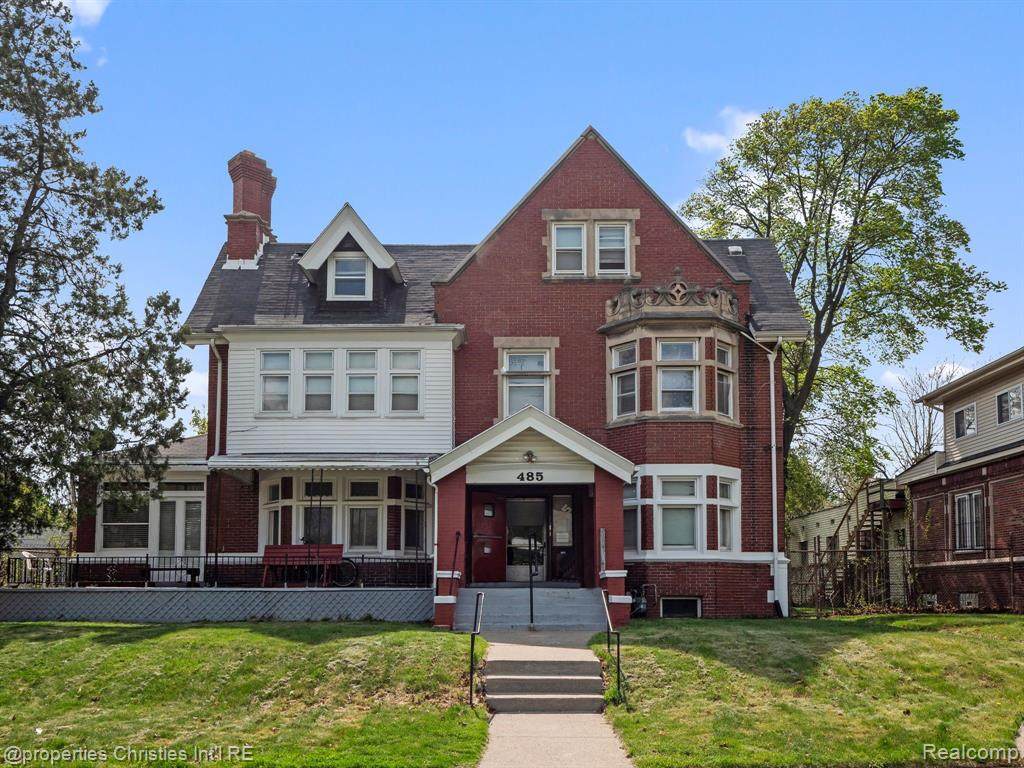 485 Grand - Photo 1