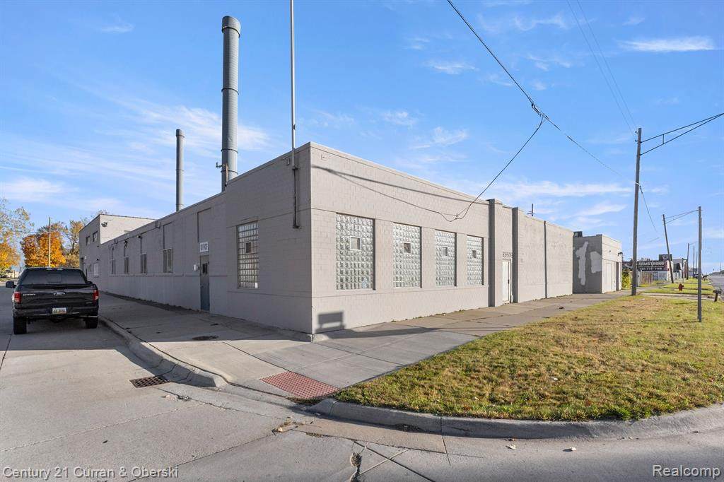 12357 8 MILE - Photo 1