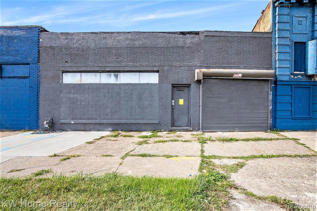 12709 Gratiot - Photo 1