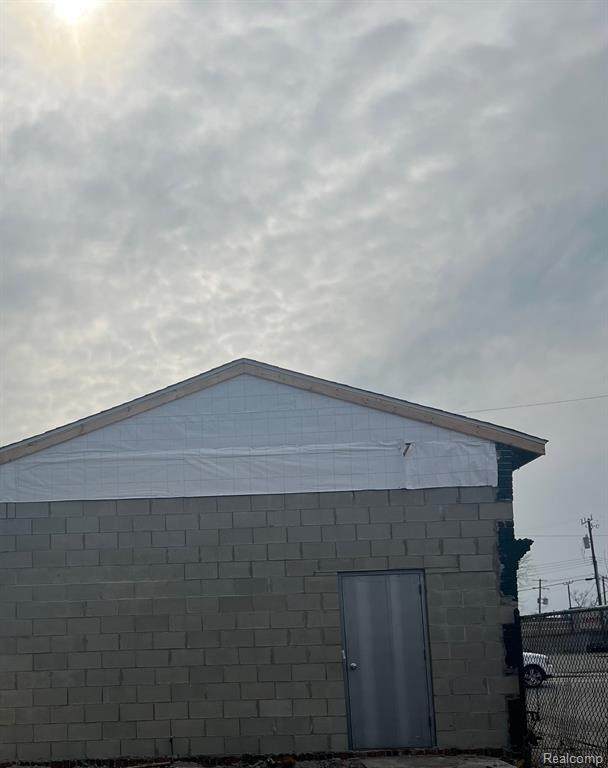 8846 Fenkell - Photo 1