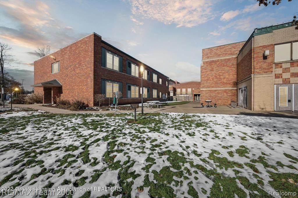 335 Horatio - Photo 1