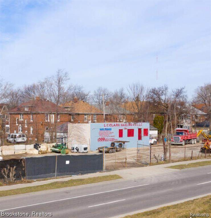12801 Livernois - Photo 1