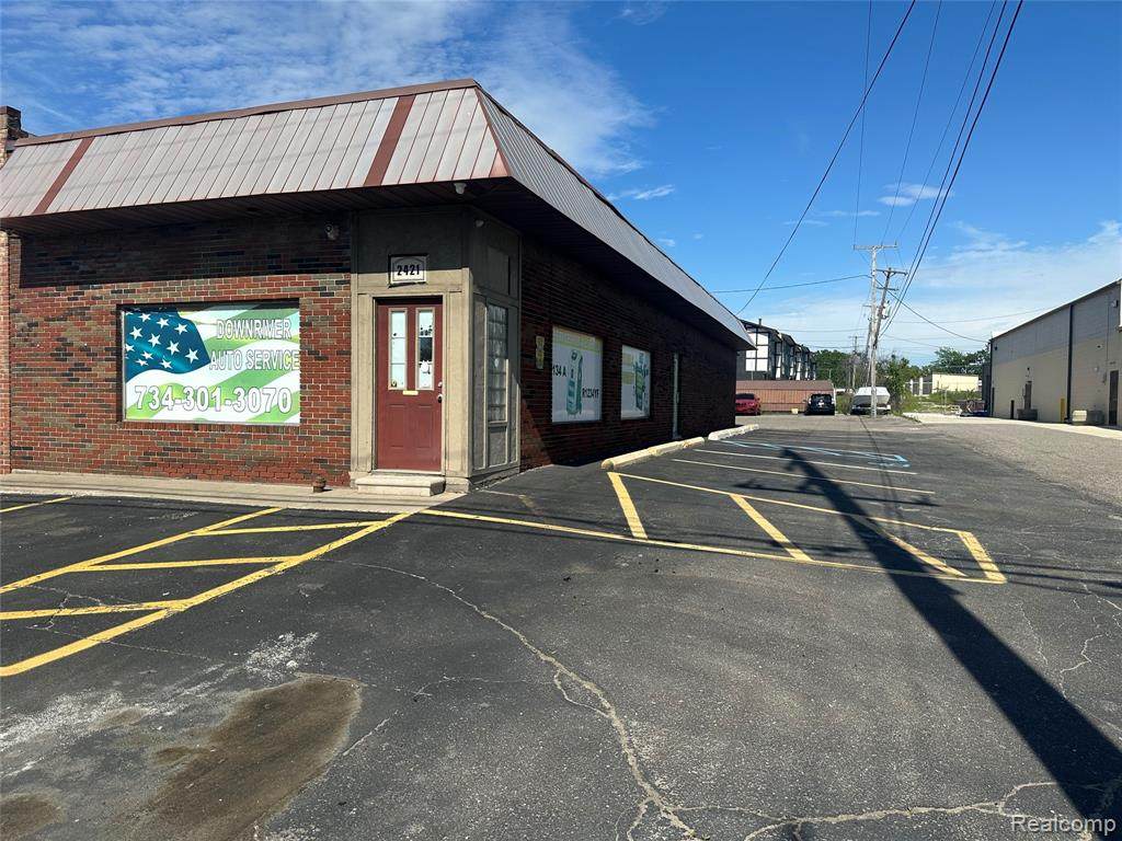 2421 Fort - Photo 1
