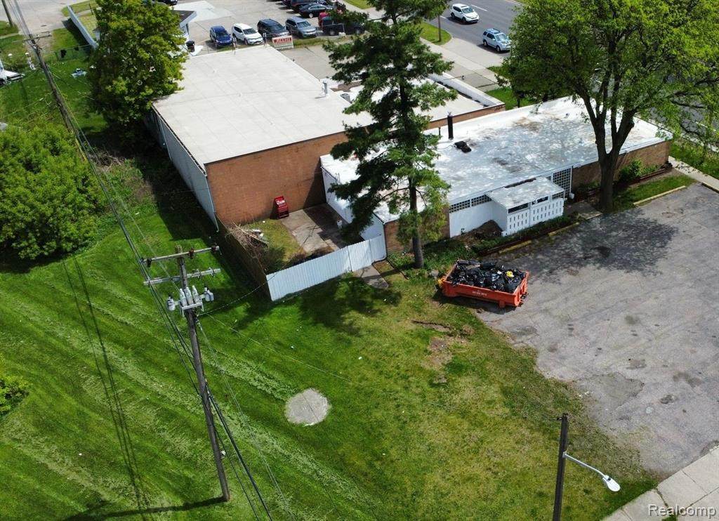 26684 Grand River - Photo 1