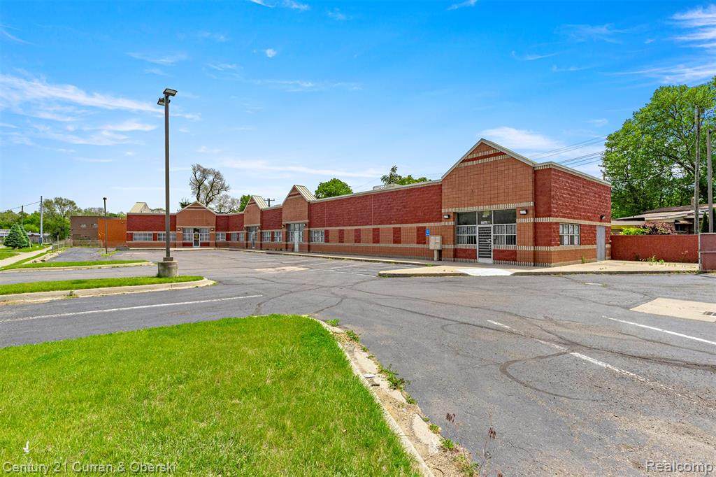 2300 Schaefer - Photo 1