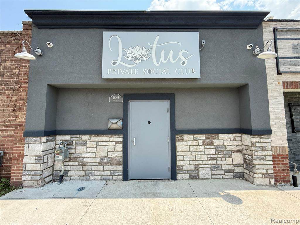 16166 Meyers - Photo 1
