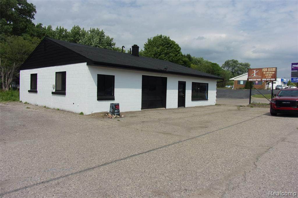 2435 Grand River - Photo 1