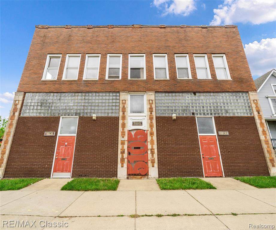 5101 Trumbull - Photo 1