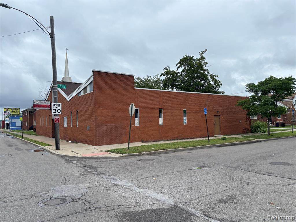 15100 Fenkell - Photo 1