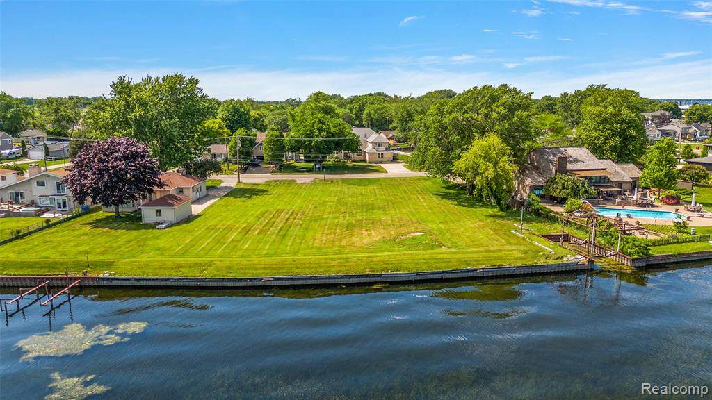 39196 Lakeshore - Photo 1
