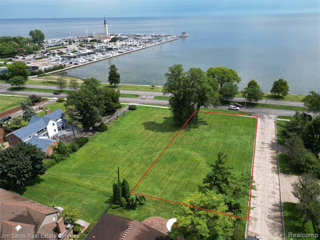 745 Lake Shore - Photo 1