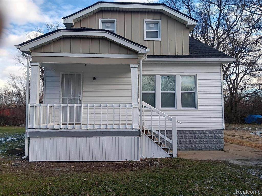 19010 Riverview - Photo 1