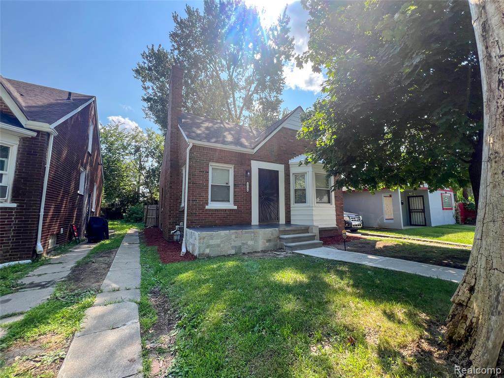 19134 Montrose - Photo 1