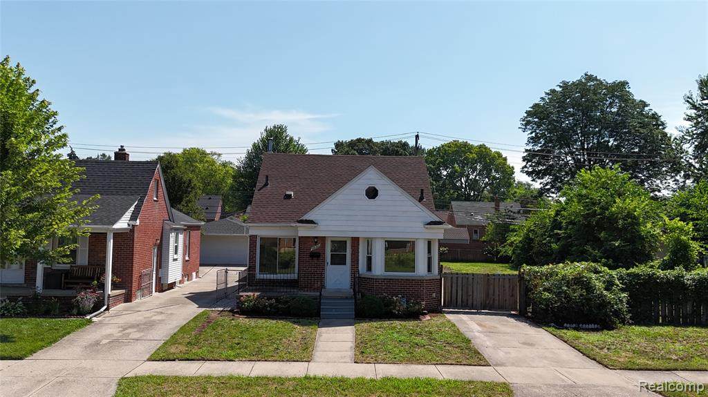 9938 Royal Grand - Photo 1