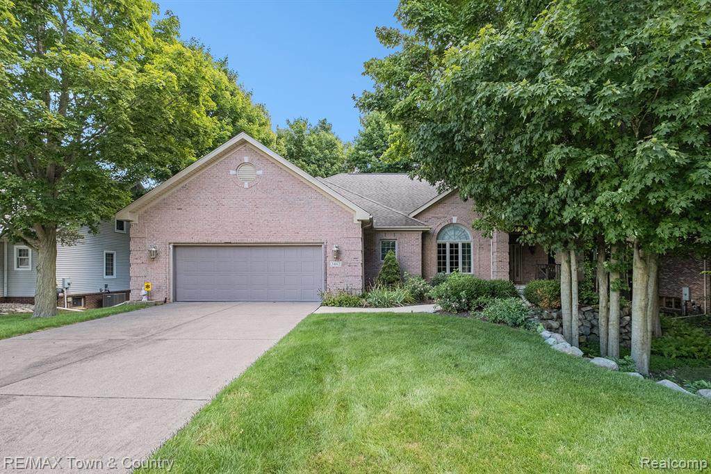 3462 Woodridge - Photo 1