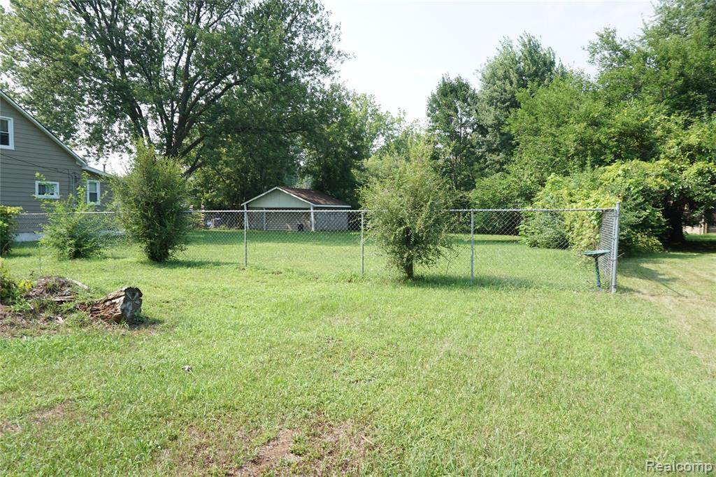 Vacant Penn - Photo 1