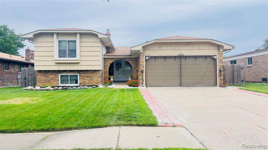 38338 Coronation - Photo 1