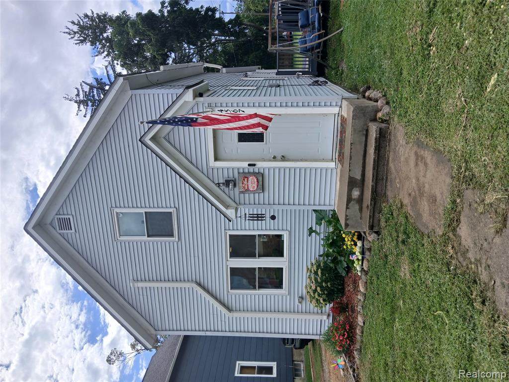 4567 Seeger - Photo 1