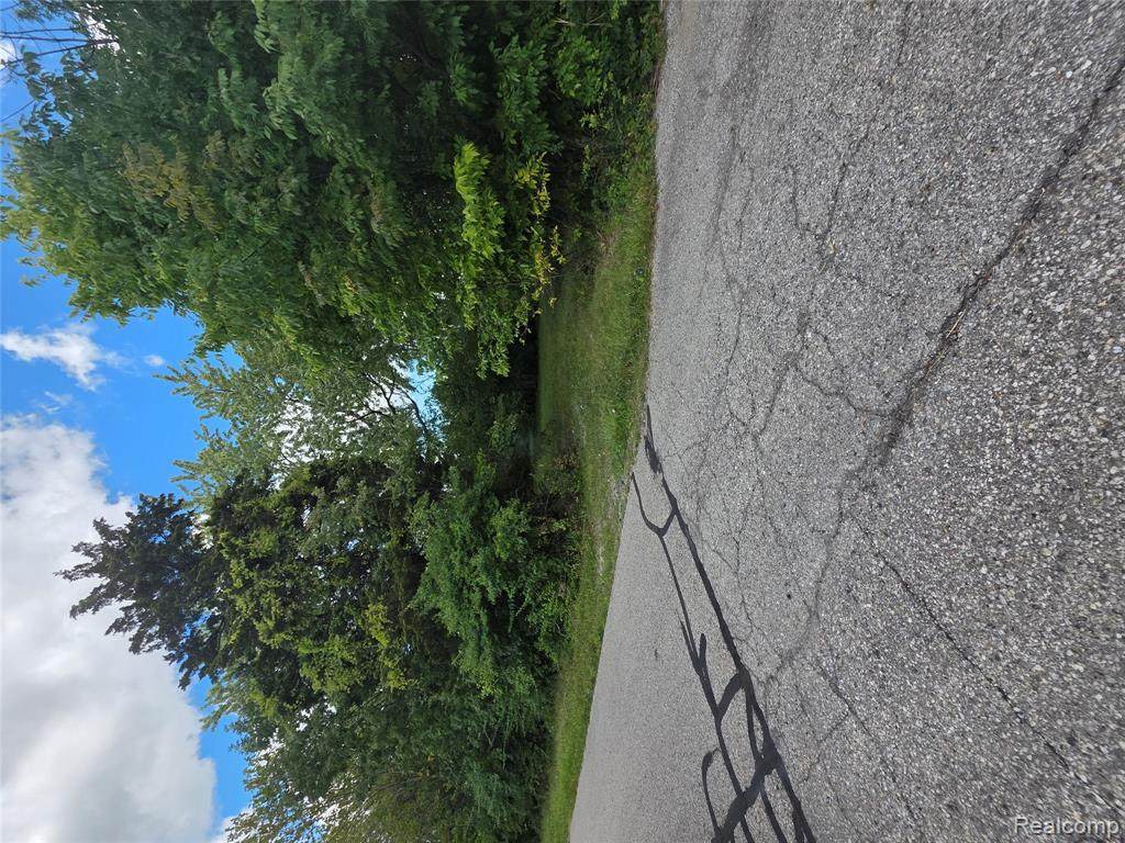 1823 Cadillac - Photo 1