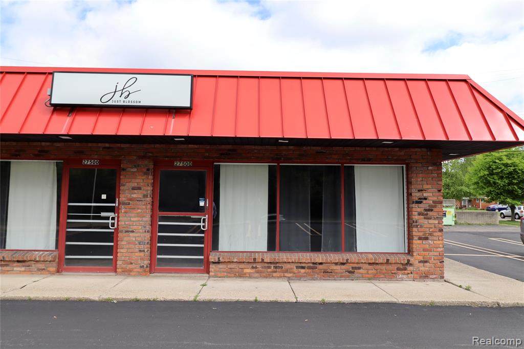 27500 7 Mile - Photo 1