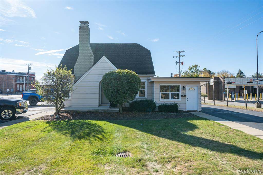 161 Whipple - Photo 1