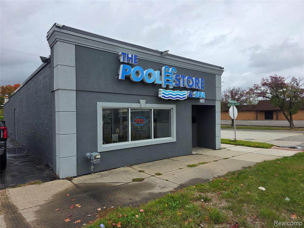 27506 Warren - Photo 1