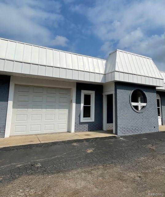 3135 Dixie - Photo 1