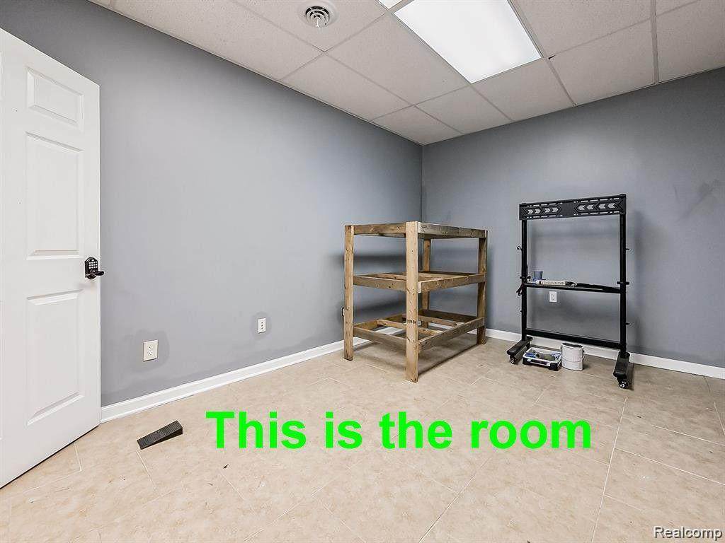 15735 Schaefer - Photo 1