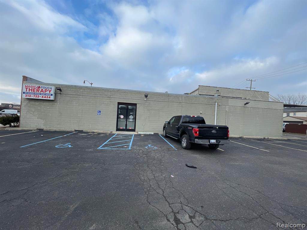 5871 Telegraph - Photo 1