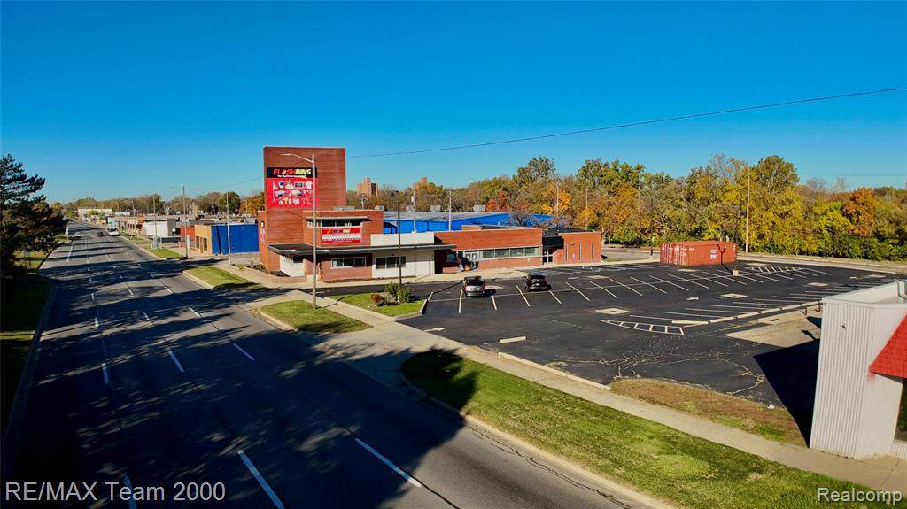 27020 Michigan - Photo 1