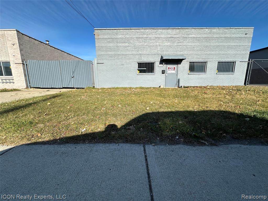 1767 10 Mile - Photo 1