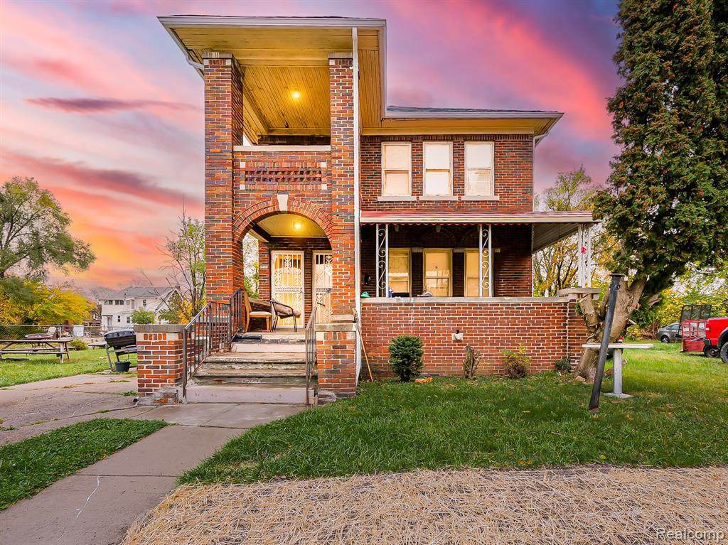 2209 Pasadena - Photo 1
