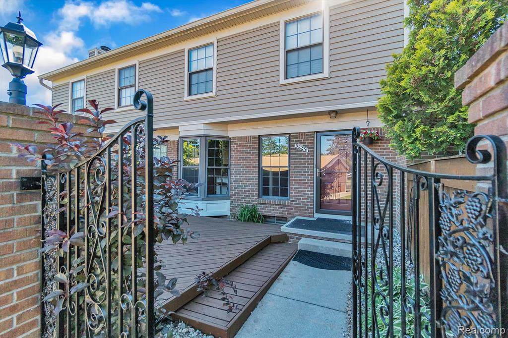 22224 Edgewater - Photo 1