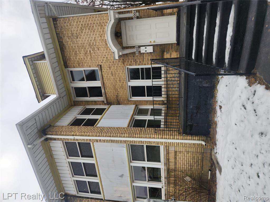 2004 Central St - Photo 1