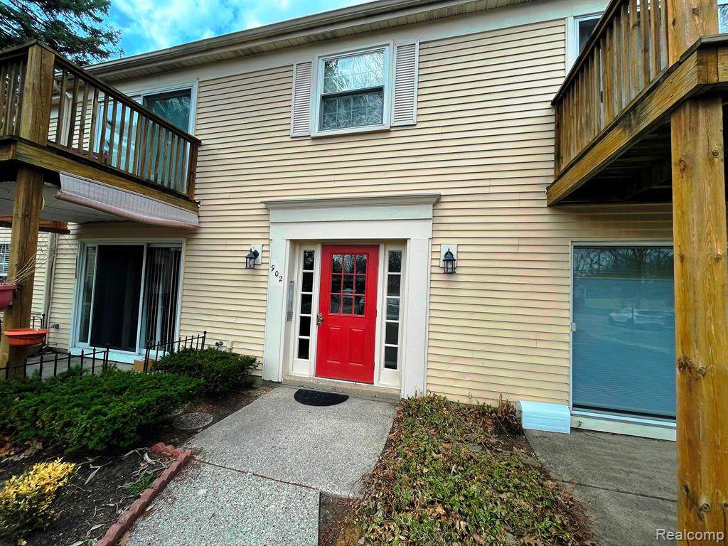 902 Chestnut Hill - Photo 1