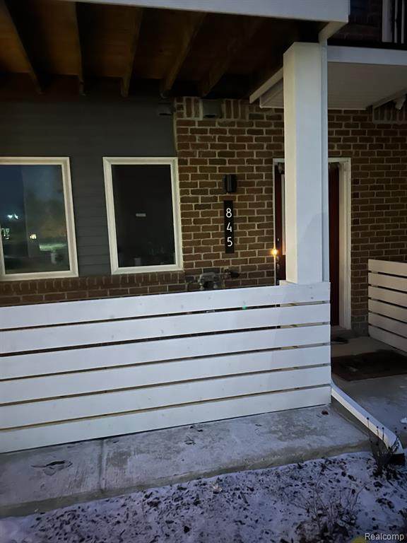 845 Canterbury - Photo 1