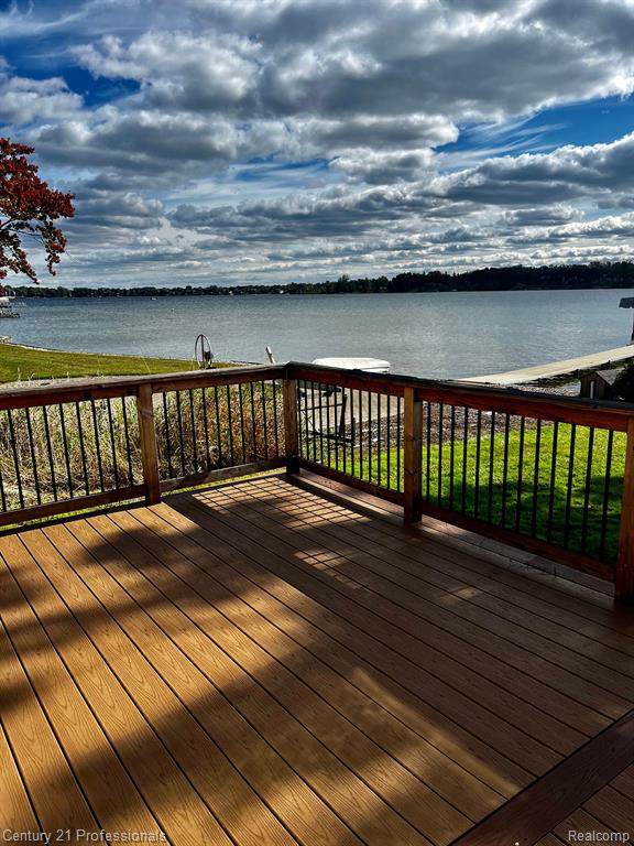 4997 Grand - Photo 1