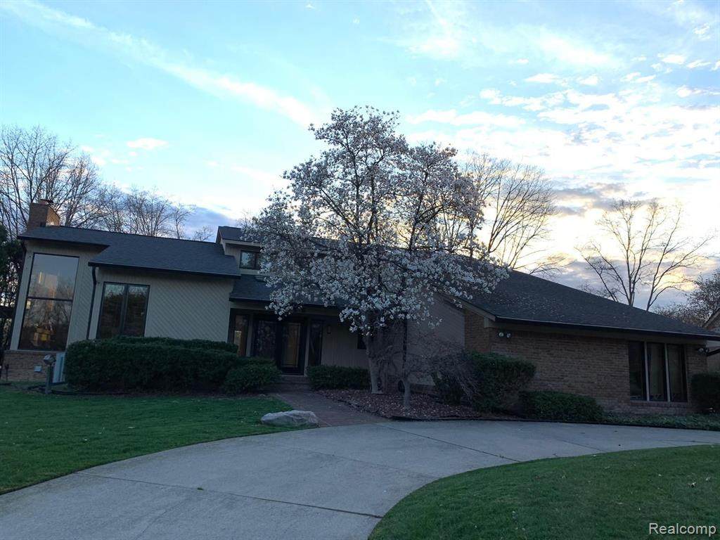 3266 Montmarte - Photo 1