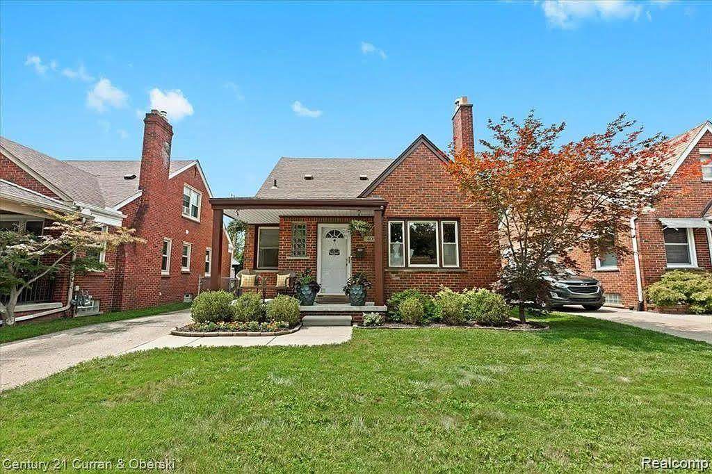 405 Lafayette - Photo 1