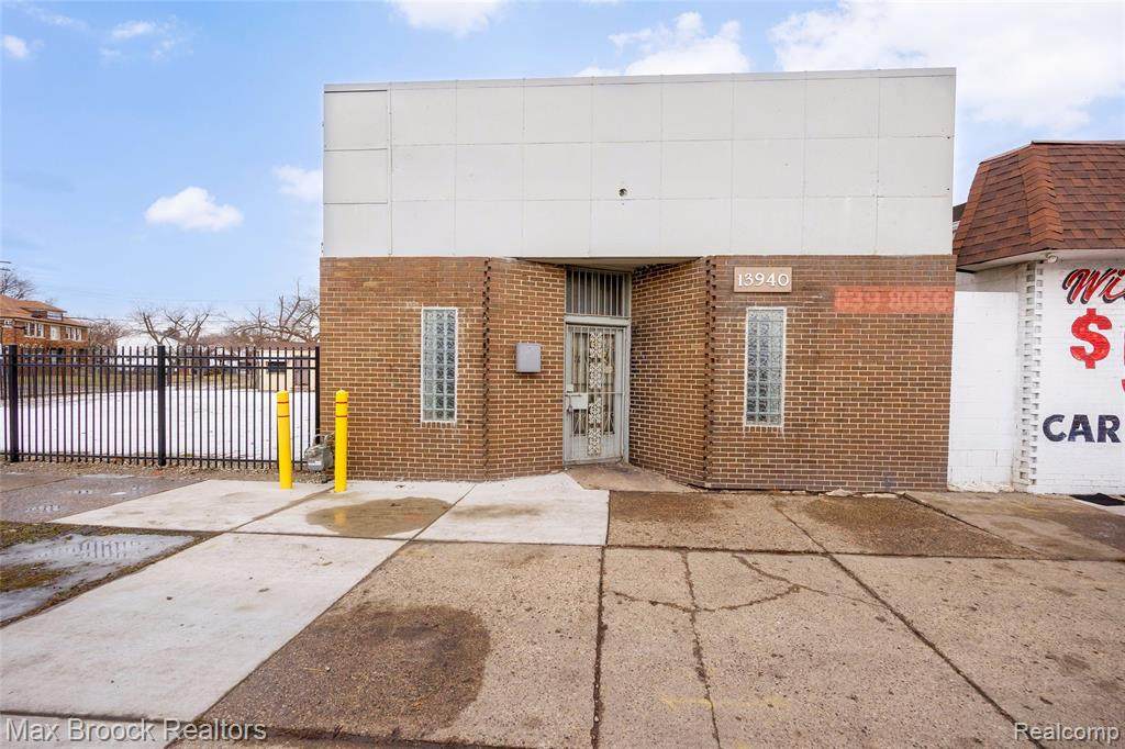 13940 Gratiot - Photo 1