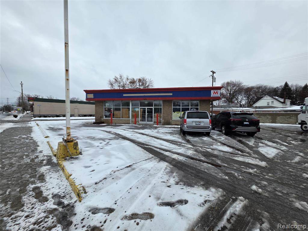 2476 Dix - Photo 1