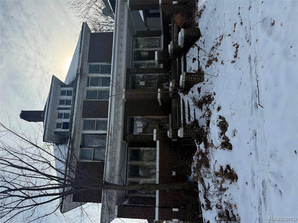 3255 Hogarth - Photo 1