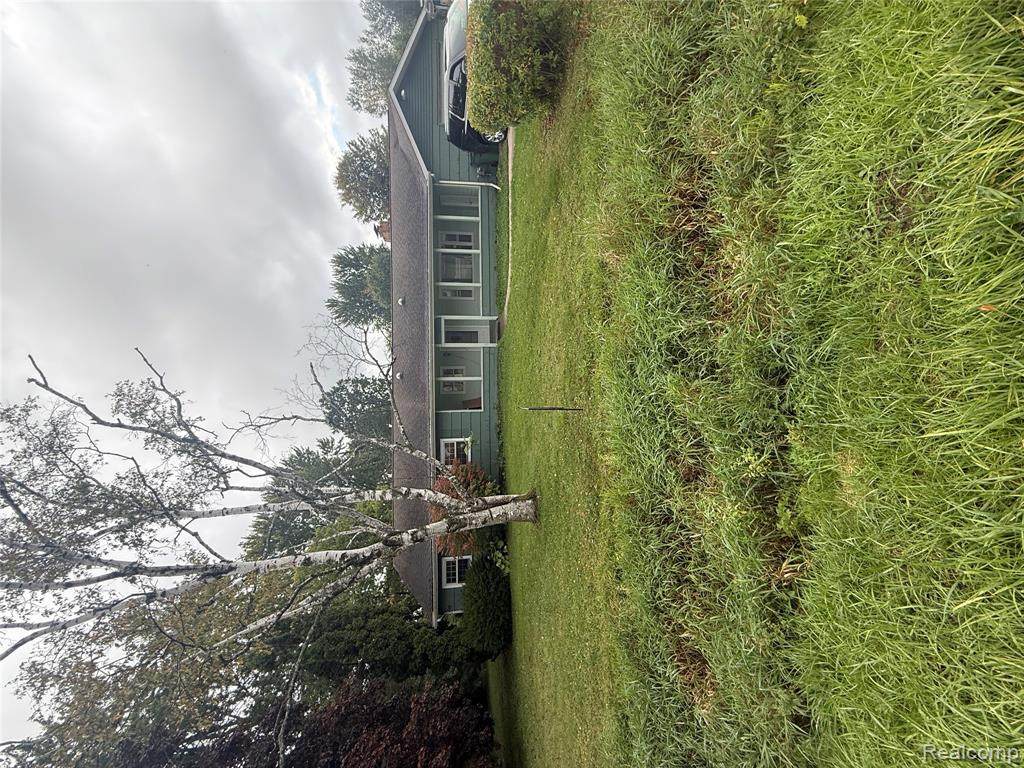 3176 Fisher - Photo 1