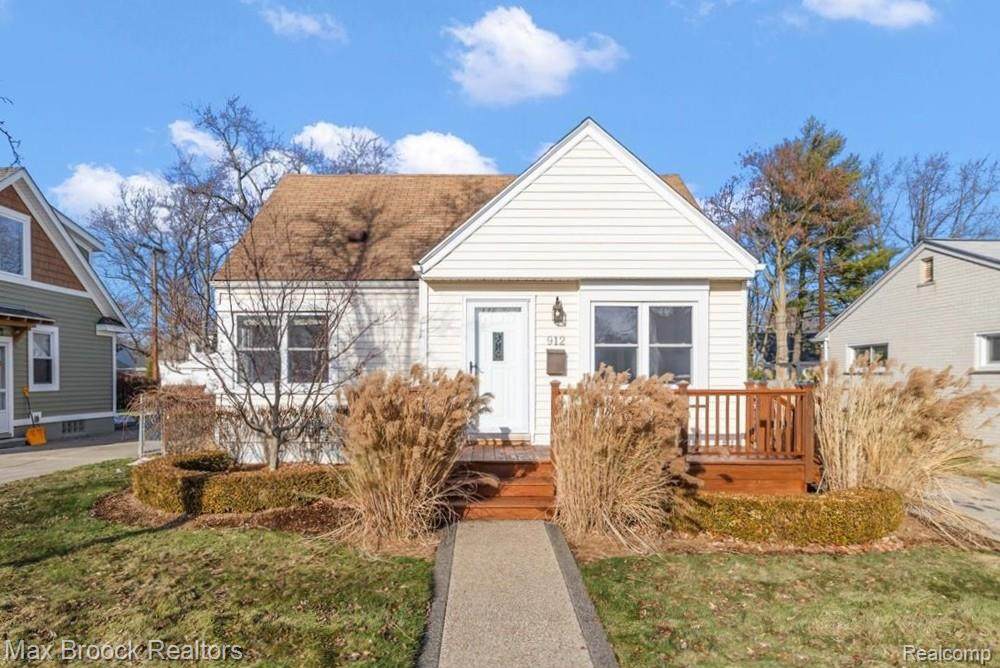 912 Woodsboro - Photo 1