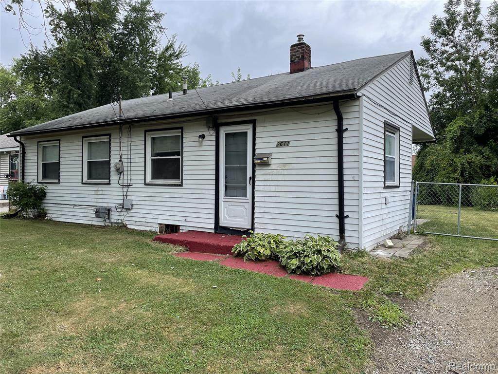 2611 Caledonia - Photo 1