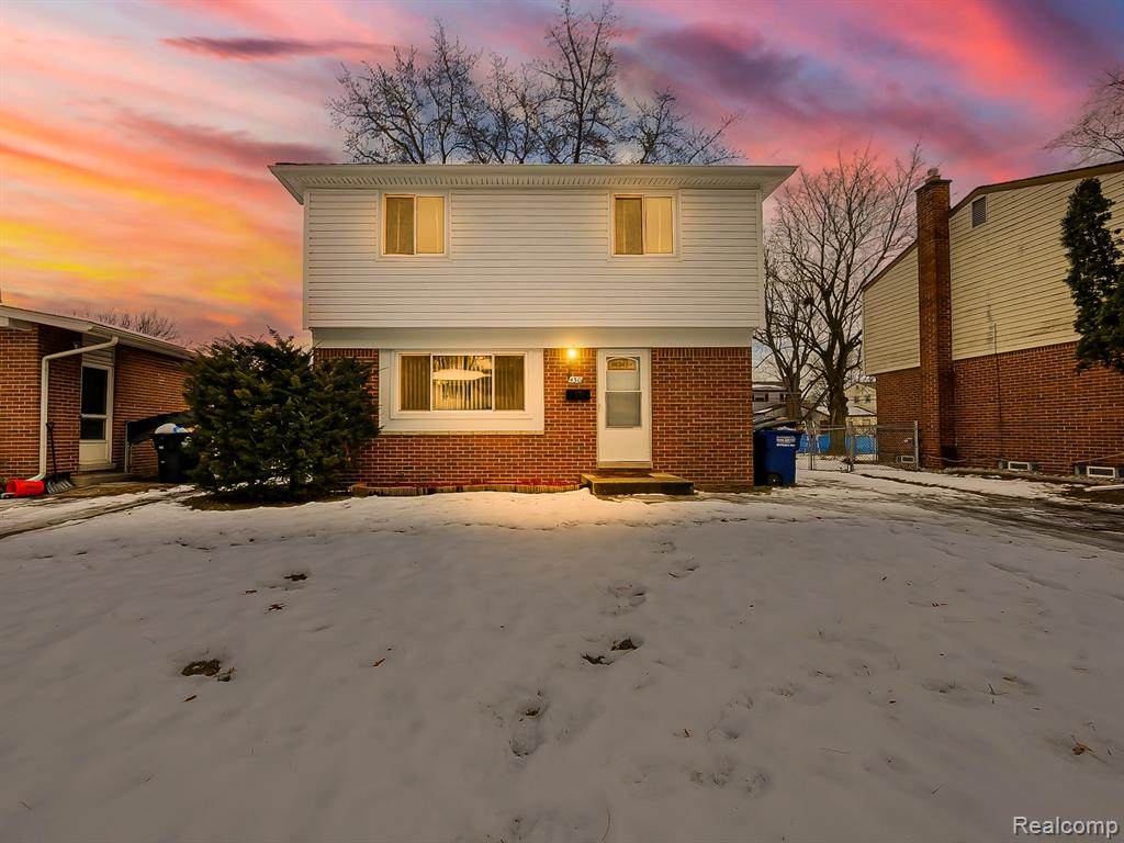 430 Dobson - Photo 1