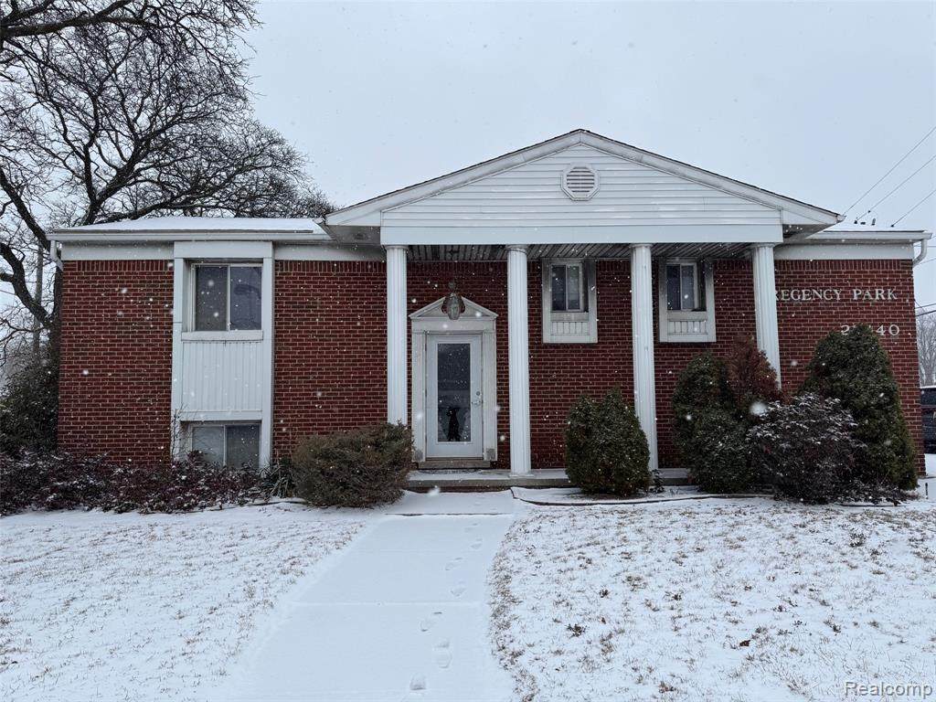 27440 Hoover - Photo 1