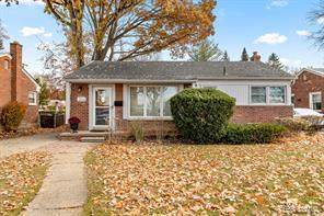 3131 Pelham - Photo 1